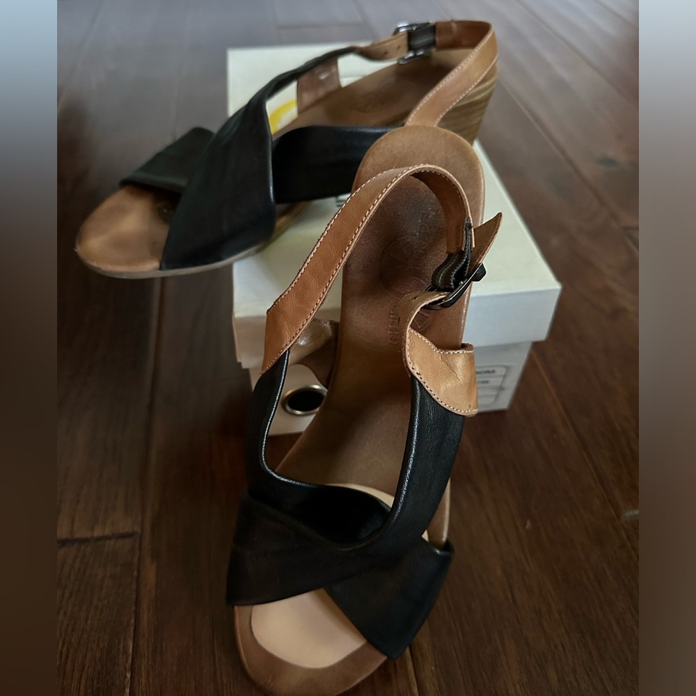 Lemon n lime black tan sandals - size 39